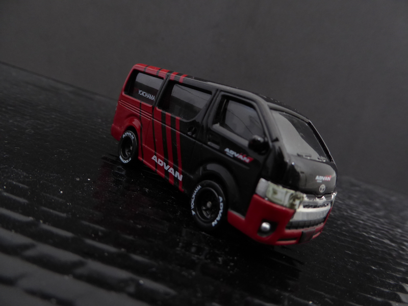 Illustration for article titled Hot Sixty 4th: Toyota Thursday with the Super Vans